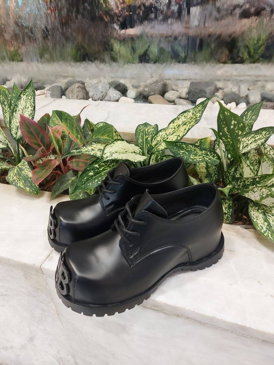 لوفر balenciaga